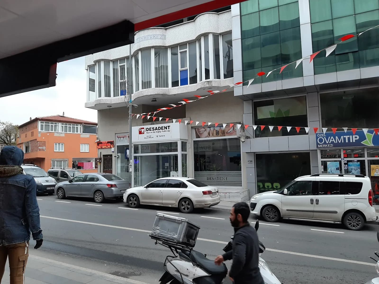Desadent Ağız ve Diş Sağlığı Polikliniği | Diş Hekimi Selçuk Arslan