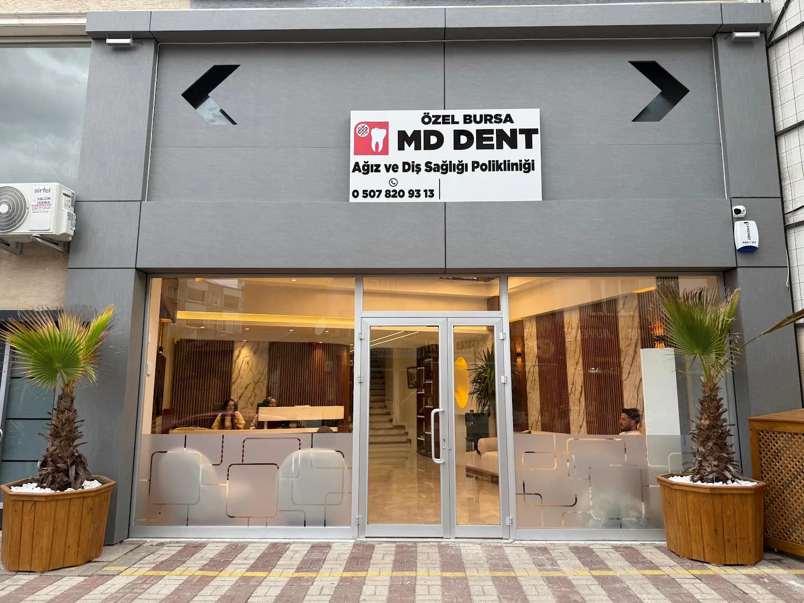 ÖZEL BURSA MD DENT AĞIZ VE DİŞ SAĞLIĞI POLİKLİNİĞİ klinik kapak fotoğrafı